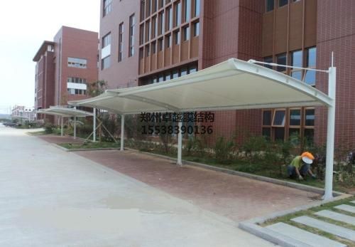 ?？?font color='red'>膜結(jié)構(gòu)車(chē)棚</font>【?？谌A能發(fā)展有限公司等】施工案例