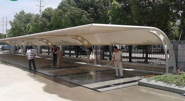 三亞<font color='red'>膜結(jié)構(gòu)車(chē)棚</font>【三亞嘉成農(nóng)業(yè)公司等】施工案例