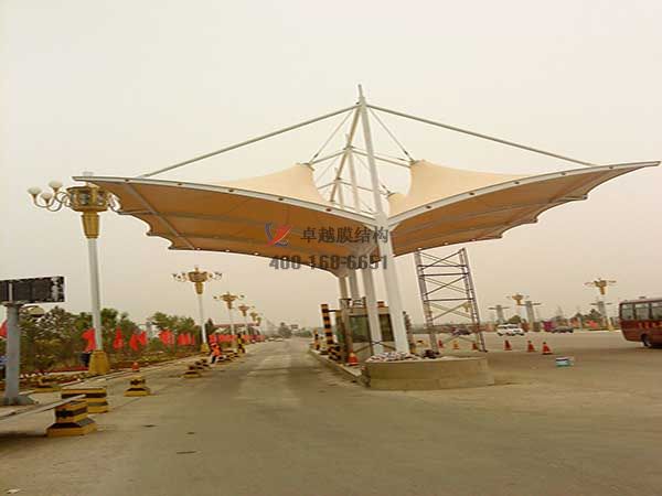 濰坊高速收費(fèi)站雨棚【專業(yè)廠家】景觀遮陽棚/服務(wù)區(qū)膜結(jié)構(gòu)充電站設(shè)計公司