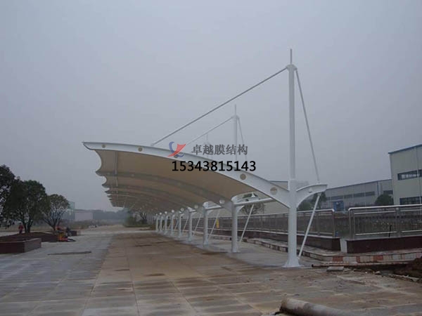黔東南<font color='red'>膜結(jié)構(gòu)車(chē)棚</font>