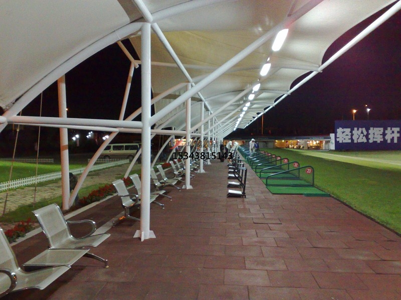 甘南膜結構高爾夫發(fā)球臺遮陽棚