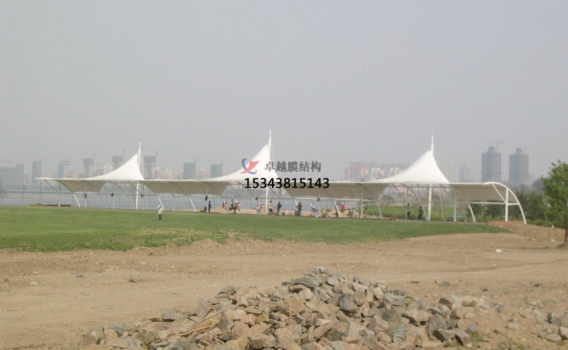 保山膜結(jié)構(gòu)高爾夫發(fā)球臺(tái)遮陽(yáng)棚