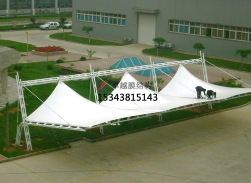 如何對PTFE膜材建筑進(jìn)行清洗？