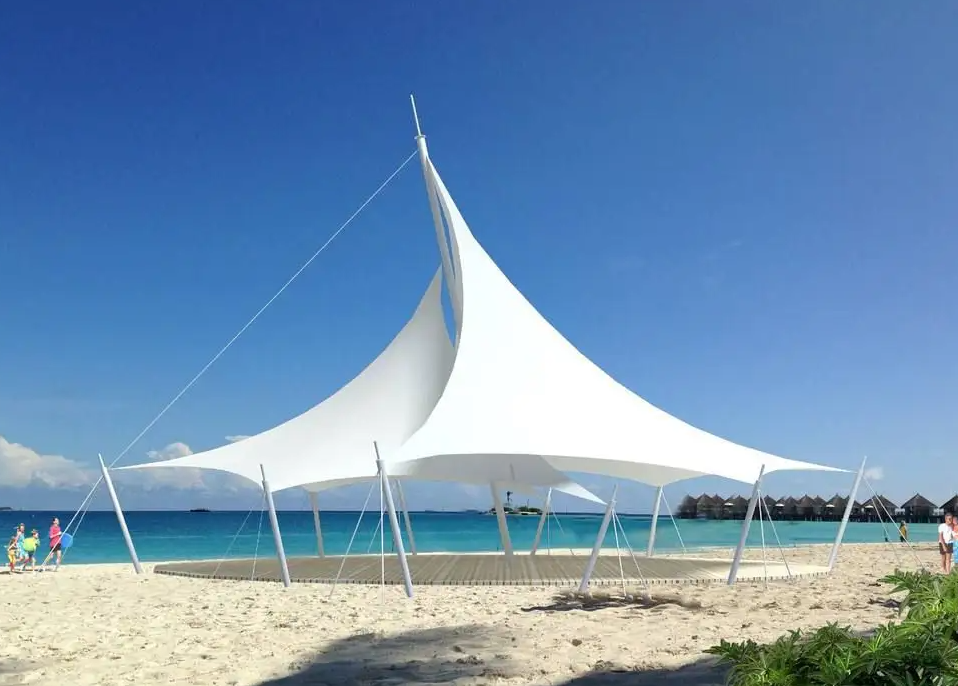 校園膜結(jié)構(gòu)體育看臺，耐用是王道，實惠是關(guān)鍵