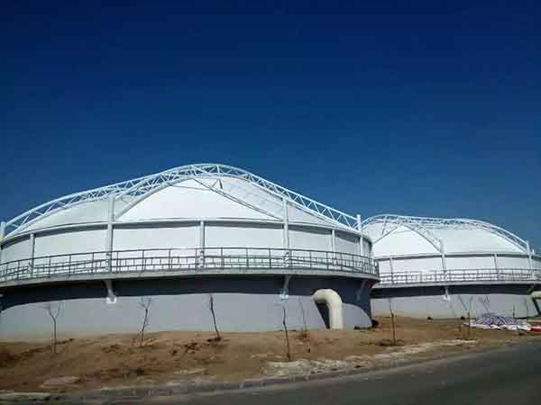 如何解決污水池臭氣熏天的問題？