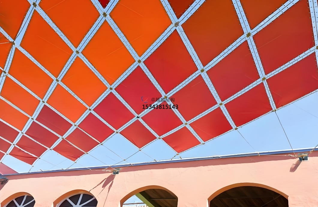 吐魯番膜結(jié)構公司【索膜結(jié)構】吐魯番膜結(jié)構廠家