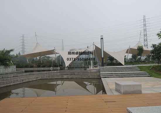 駐馬店張拉膜籃球場遮陽棚生產(chǎn)廠家設計施工【駐馬店職業(yè)技術學院張拉膜籃球場遮陽棚】等項目