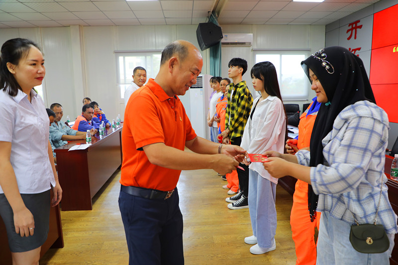 “金秋助學(xué)，圓夢明佳！”明佳集團(tuán)黨支部及工會組織開展愛心助學(xué)活動！